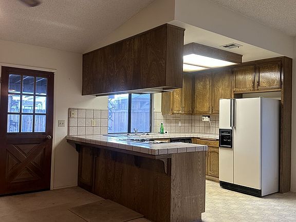 3rd image of 235 Richard Ct