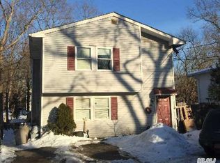 70 10th Ave, Huntington Station, NY 11746