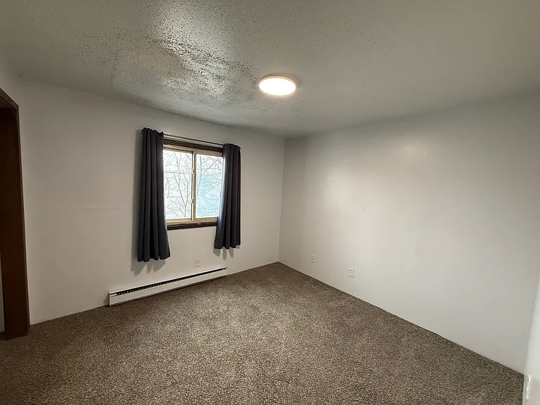 Crossroad Apartments — Photo 17