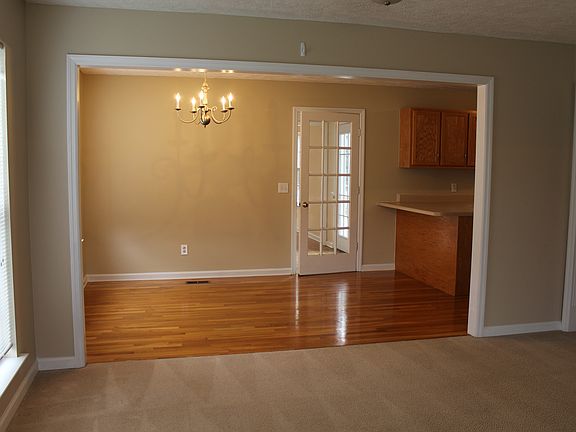 3rd image of 3478 Esquire Dr