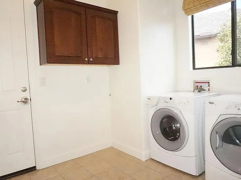 1354 Sabatina St — Photo 13