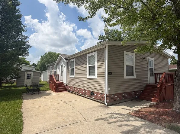 176 Riverview Dr #79, Lapeer, MI 48446