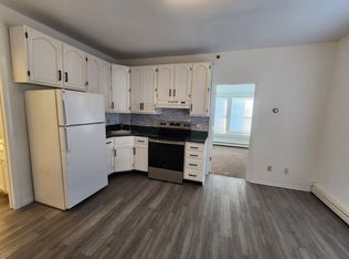 1 W Somerset St APT 3, Raritan, NJ 08869