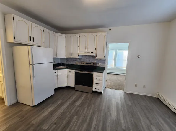 1 W Somerset St APT 3, Raritan, NJ 08869