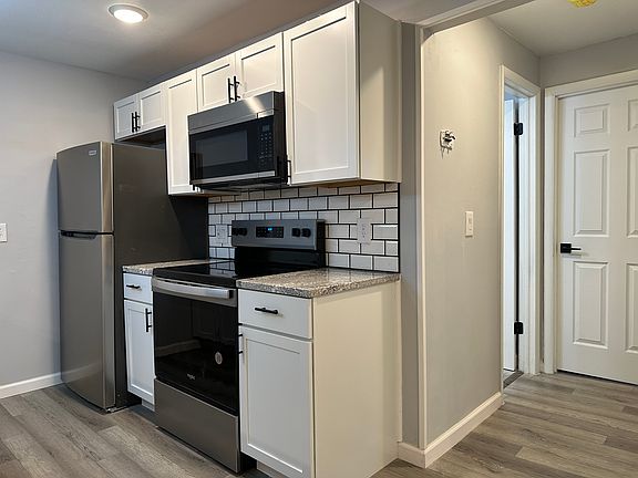 2nd image of 910 Teall Ave APT 8