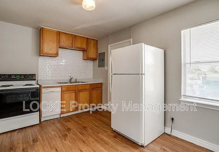 3421 S University Dr #C — Photo 8