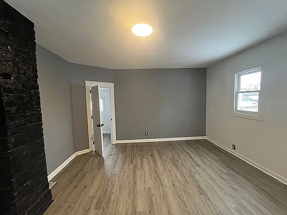 3rd image of 4206 17th St