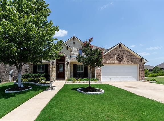 2nd image of 2701 Los Olivos Ln