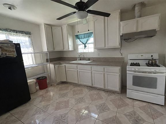 5th image of 13100 Rangoon St