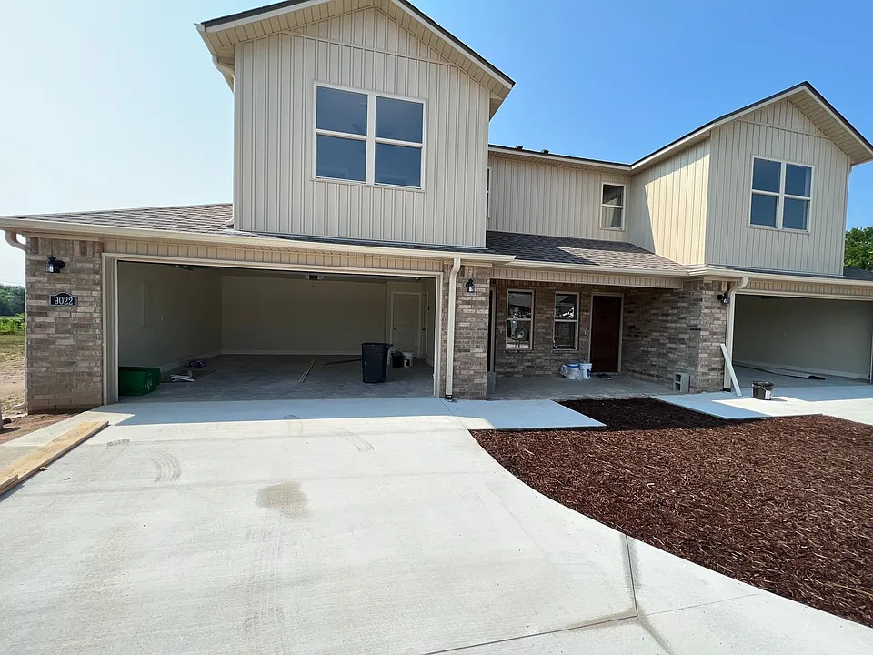 9004-9006 Sandra Way