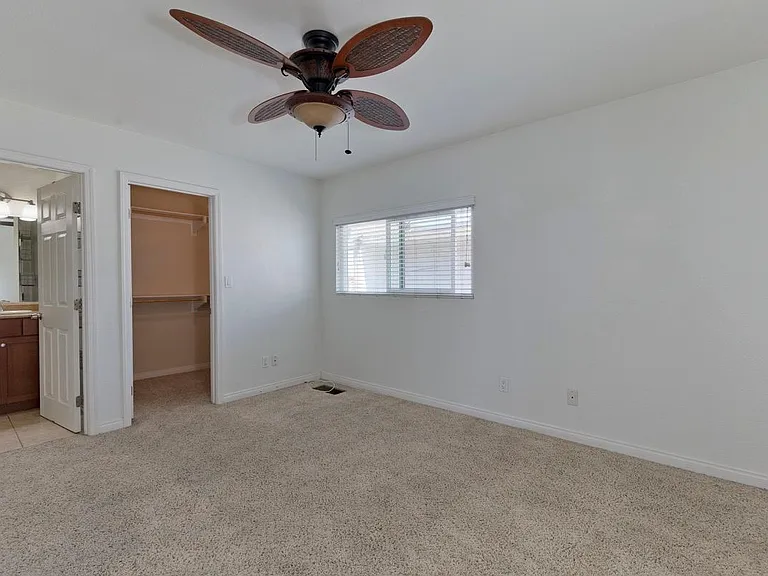 Large master bedroom (bedroom 3 of 3)
