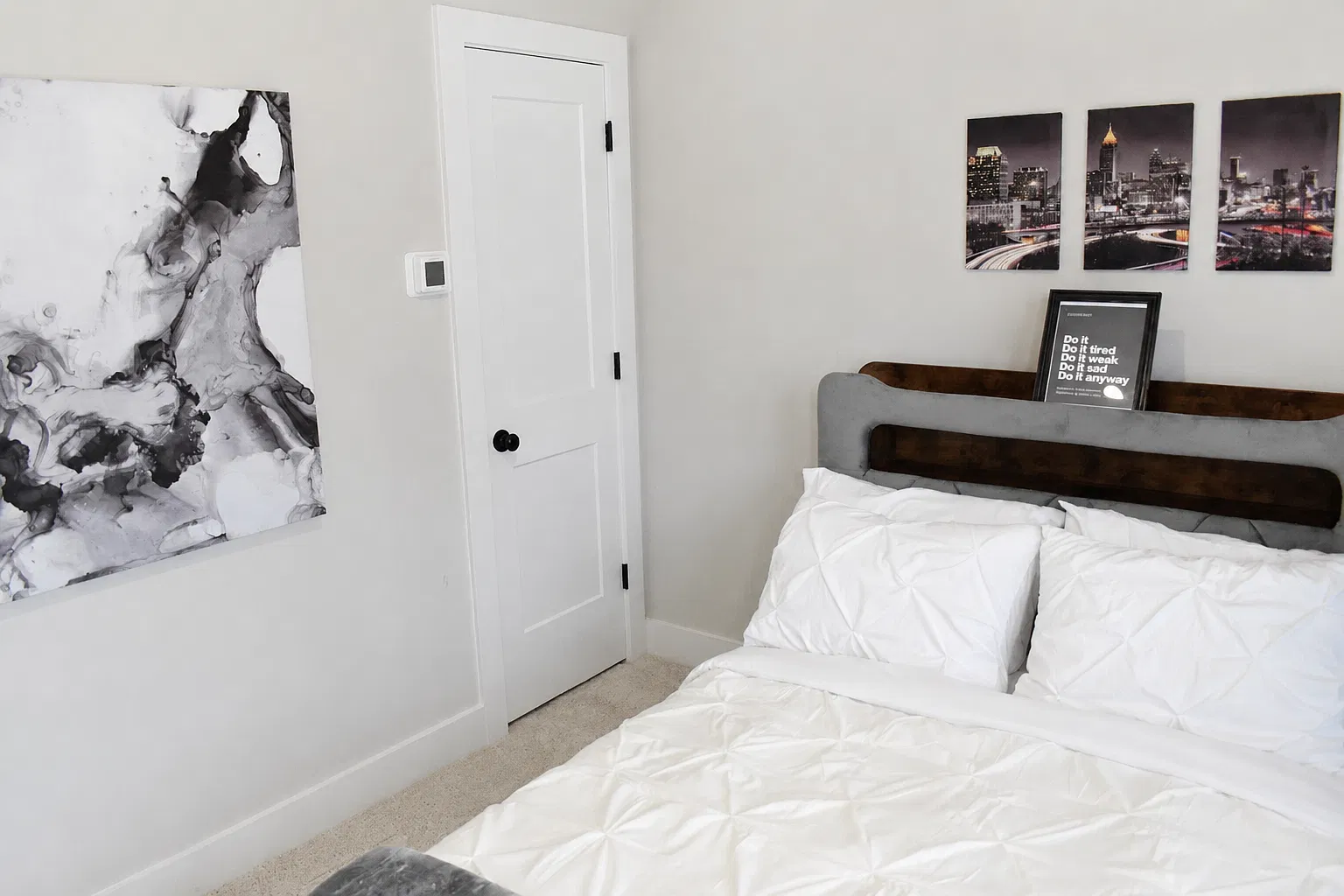 2 bed, 900 sqft, $2,600 — Photo 2