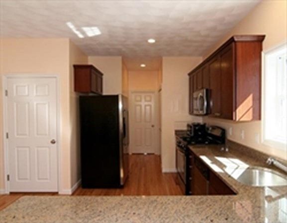 2nd image of 10 Blue Jay Cir #2