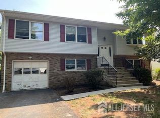12 Rutherford Ct, Middlesex, NJ 08846