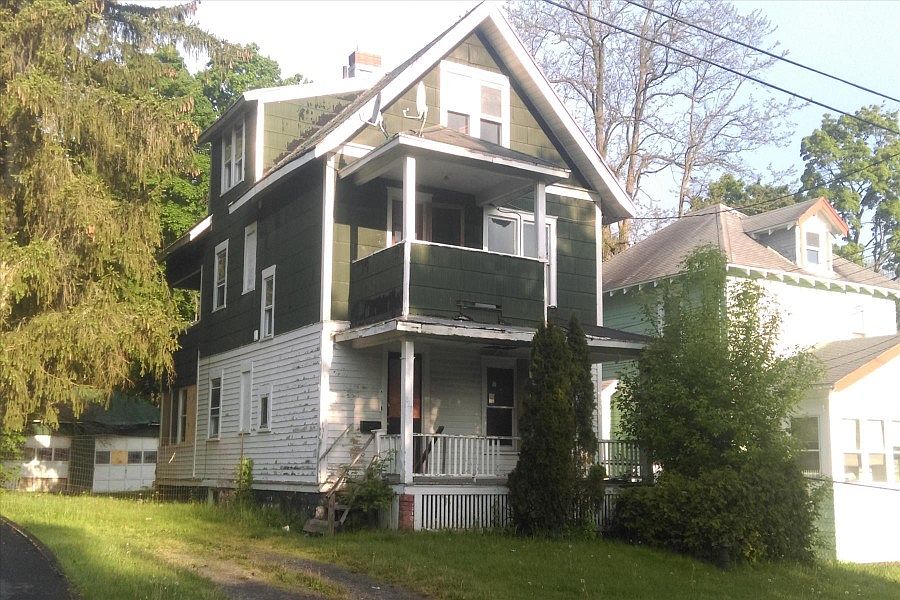2nd image of 322 Shirley Dr