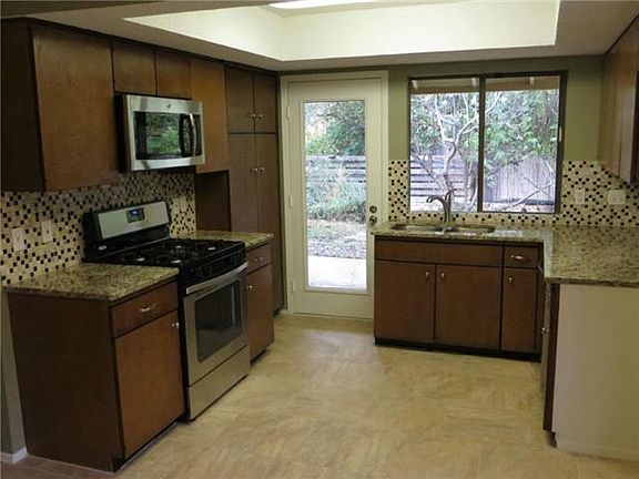 5th image of 10102 Faylin Dr