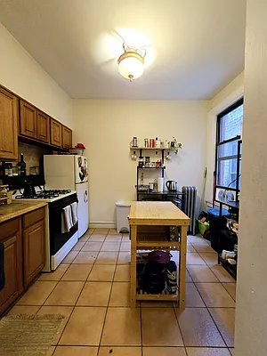 Rented by Winzone Realty Inc | media 3