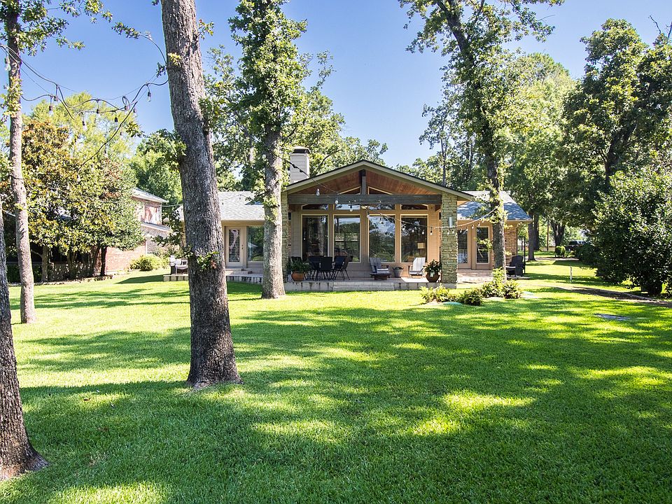 1st image of 516 Arrowwood Beach Rd