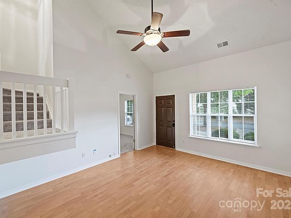 4th image of 14922 Deshler Ct