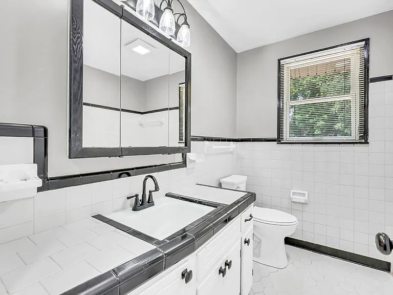 409 Christopher Dr — Photo 14