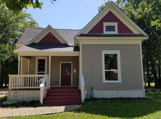 1305 N Wilhite St, Cleburne, TX 76031