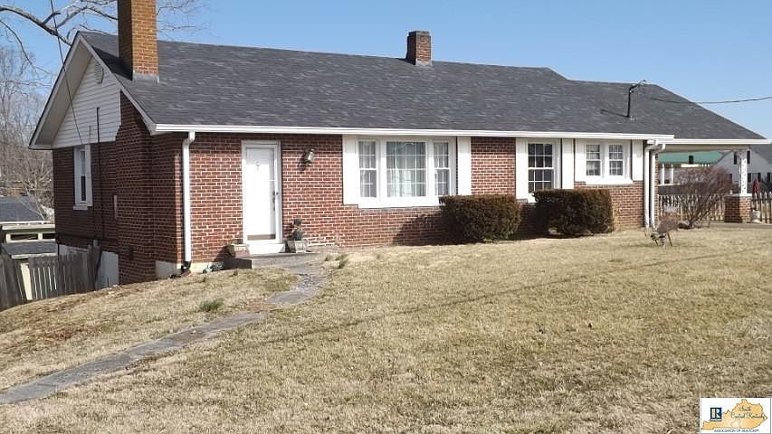 1st image of 211 W Carter St