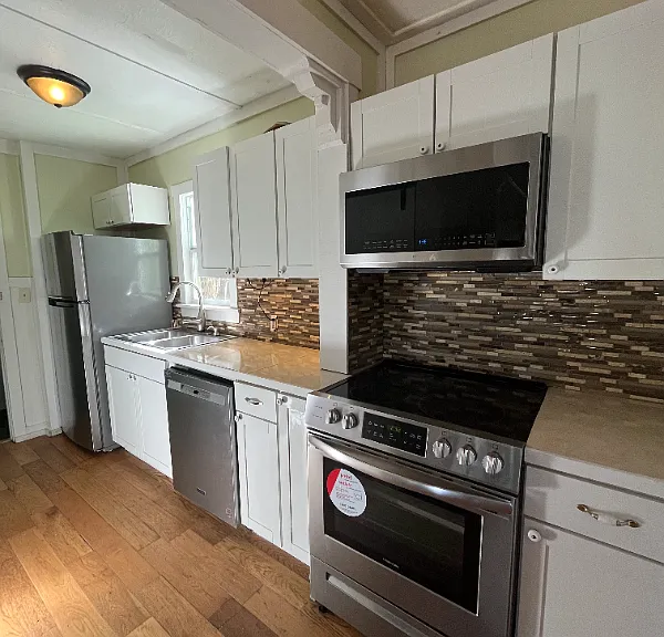 3534 Haines Rd N — Photo 4