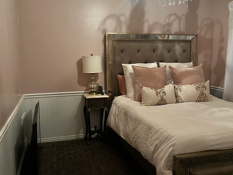 715 E Zinnia Way — Photo 2
