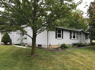 5212 Fowlerville Rd, Fowlerville, MI 48836