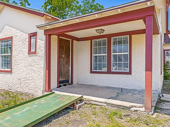3rd image of 1815 W MAGNOLIA AVE