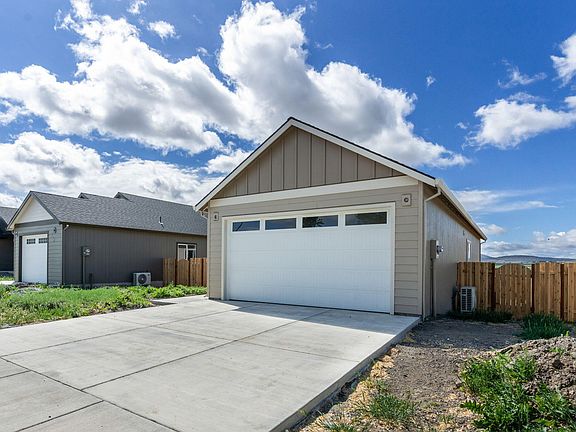 2nd image of 502 SW 6th St Lot 9