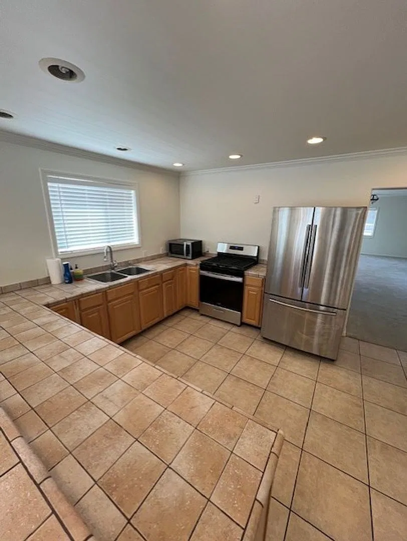 Newly Renovated 2 Bedroom Home in Mountain Community Spacious Basement & Large Yard! — Photo 2