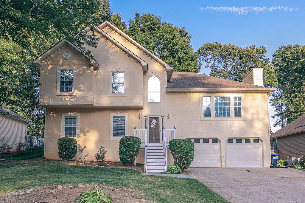 4 bed, 3.0 bath, 2275 sqft, $2,600 — Photo 1