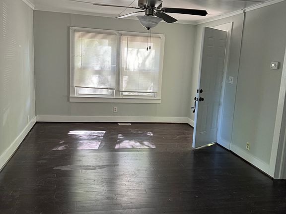 2nd image of 702 Woodlawn St