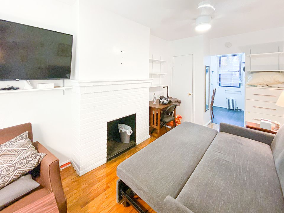 1st image of 325 W 4th St APT 4R