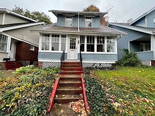 1675 W 9th St Photo 1