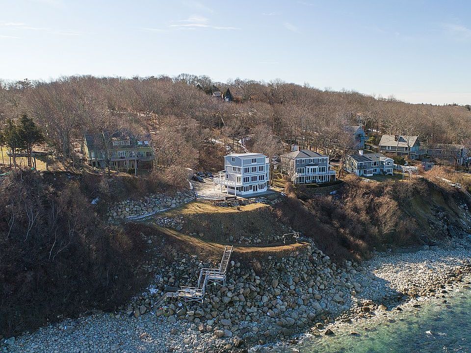 1st image of 86 Bay Shore Dr