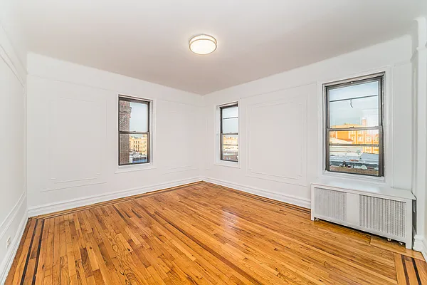 Sold by E Realty International Corp | media 29