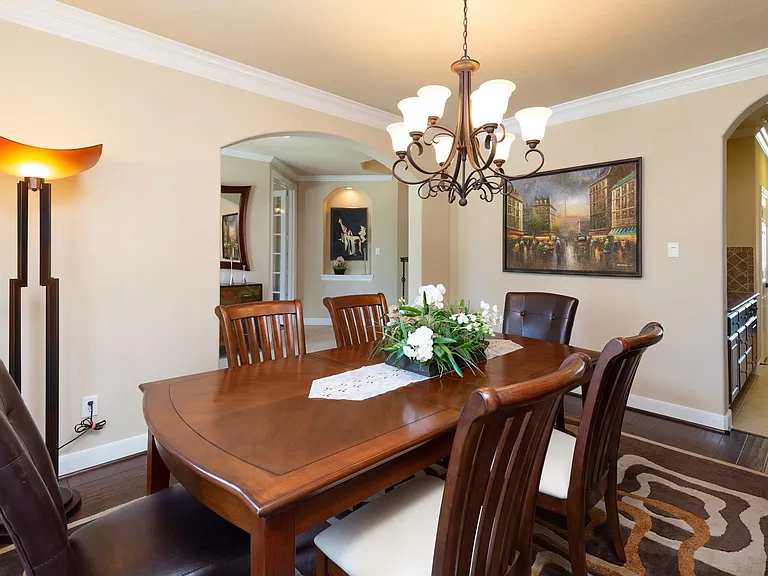 162 W Hullwood Ct — Photo 5