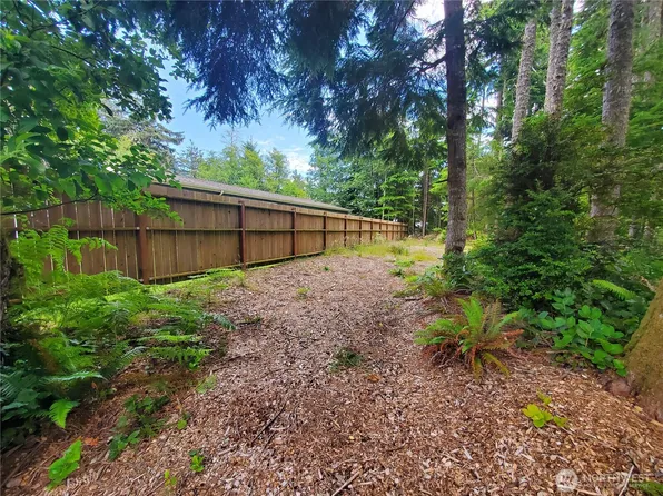 736 Chenois Avenue NE, Ocean Shores, WA 98569