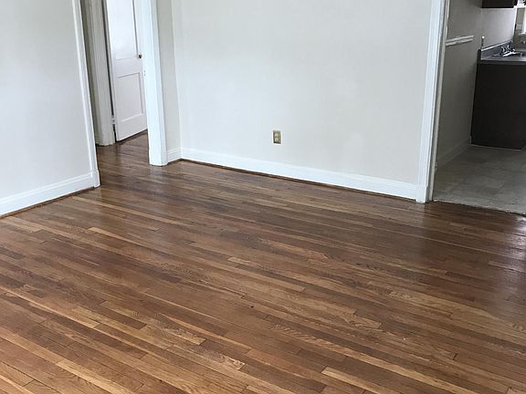 2nd image of 4909 Chamberlayne Ave