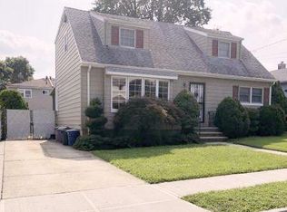 18 Pacific Ave, Staten Island, NY