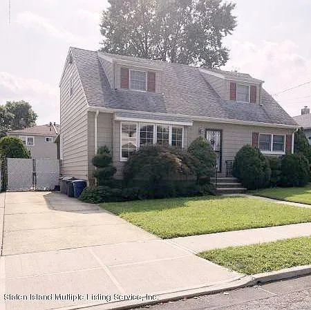 18 Pacific Ave photo 1