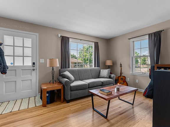 5th image of 1205 9th St NE