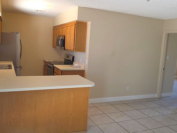5th image of 2873 S 28th Dr