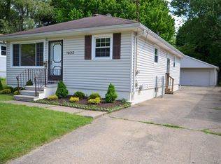1632 Slusser Rd, Akron, OH 44305