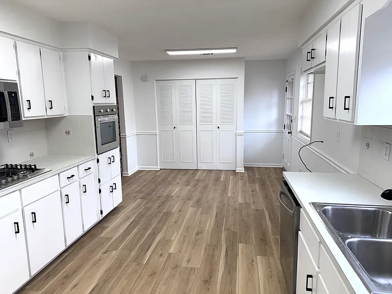 6502 Bradford Dr — Photo 4