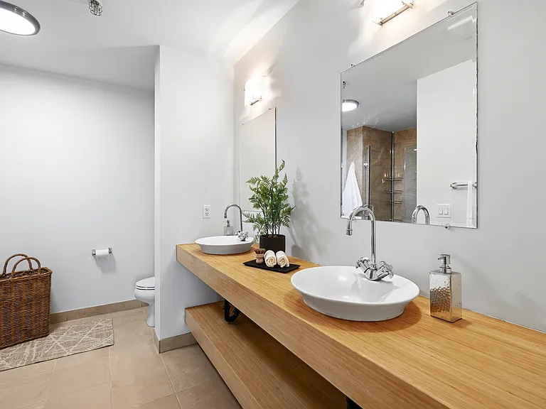 12600 SW Crescent St #202 — Photo 10