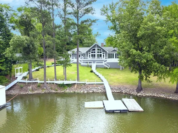 102 Denson Landing Cemetery Rd, Linden, TN 37096