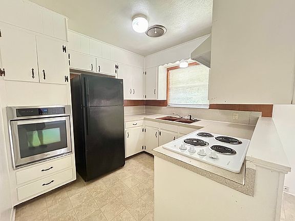 3rd image of 1306 Violet Ave